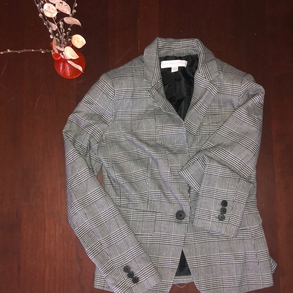 NEW YORK COMPANY BLAZER LIKE NEW